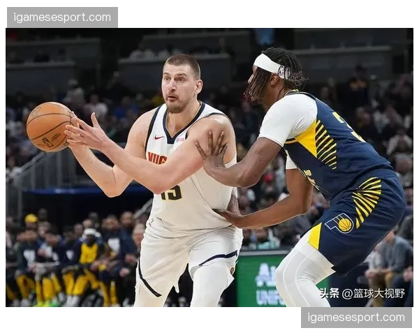 约基奇出球时机选择 面对包夹处理球失误达4次
