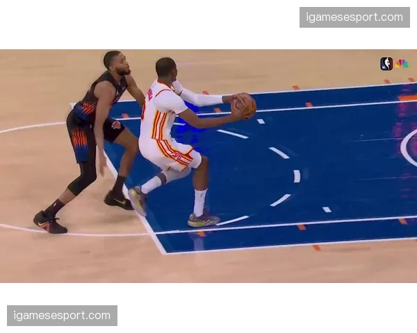 尼克斯老鹰挡拆防守对比 换防与绕掩护策略效果分析